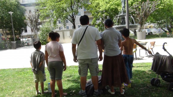 La famille Roms de Serbie a demandé d'être photographié de dos